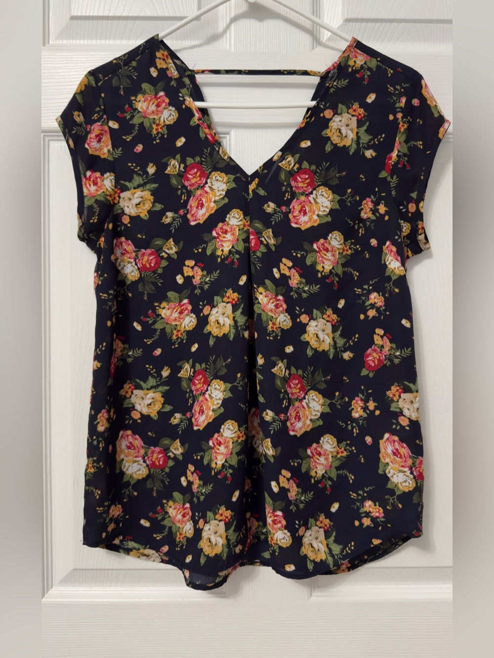 DR2 Black Floral V-Neck Short Sleeve Blouse